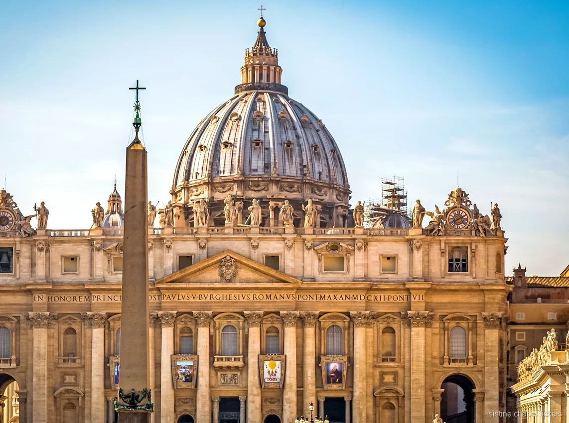 Corridoio della Galleria delle Carte Geografiche sul biglietto autonomo con audioguida
