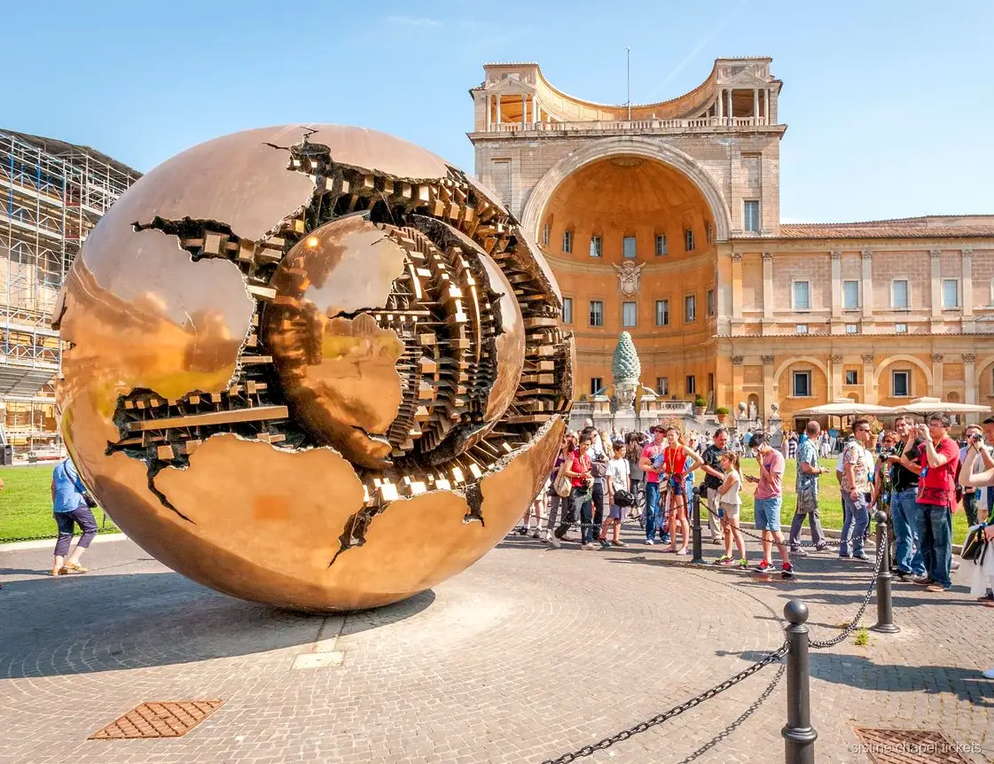 Corridoio affrescato della Galleria delle Carte Geografiche verso la Cappella Sistina