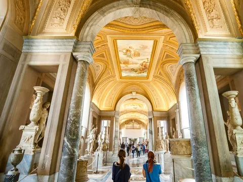 Vatican Museums entrance queue for Sistine Chapel tickets in Rome